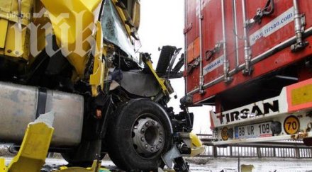 тир помля микробус автомагистрала тракия