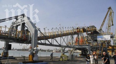 обновяват пристанище бургас