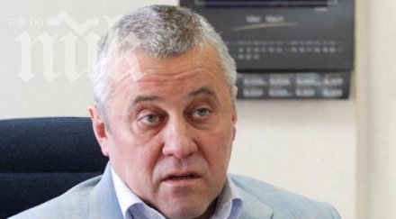 шефът авиоотряд подаде оставка