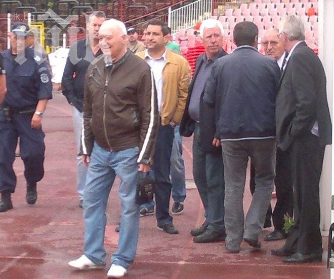 И хамалинът Токмакчиев дойде да целуне ръка на Камата