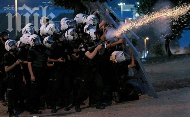 Шестима турски полицаи са се самоубили от началото на протестите