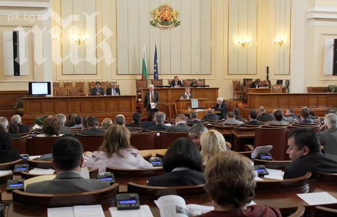 Парламентът премахна правилото „парите следват депутата“