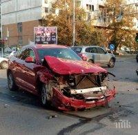 ТЕЖЪК ИНЦИДЕНТ: Коли се помляха на възлово кръстовище в Пловдив (СНИМКИ)