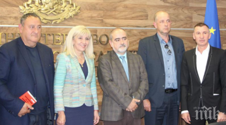 петя аврамова срещна ръководството камарата строителите