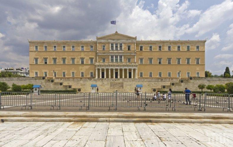 Гръцките власти затегнаха примката на хазяите