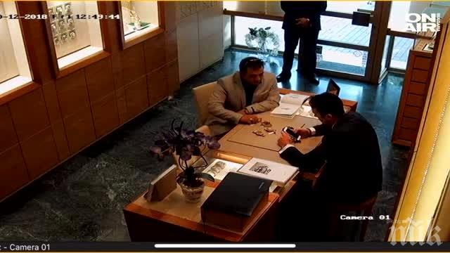 ВИЖДАЛИ ЛИ СТЕ ГО? Този изпечен крадец задигна Ролекс за близо 100 бона пред погледите на продавач и охранител на Витошка (СНИМКИ)