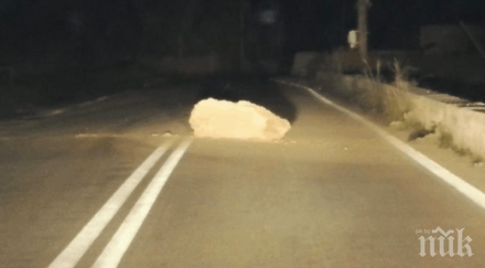 силният трус нанесе щети целия остров закинтос информация пострадали хора