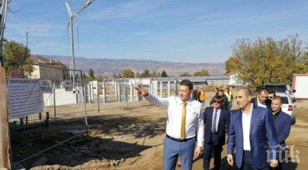 цветанов направи първа копка завод петрич