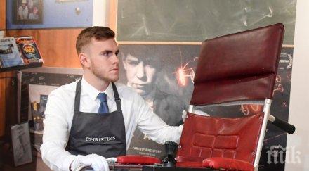 обявиха търг инвалидната количка докторската дисертация хокинг