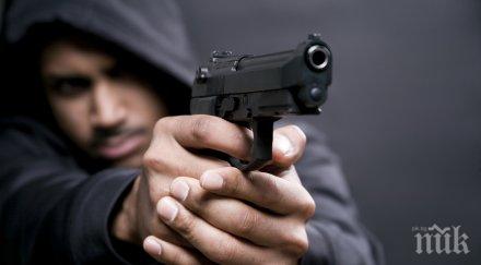 каре бандити пистолет грабят изоставена бензиностанция кубрат