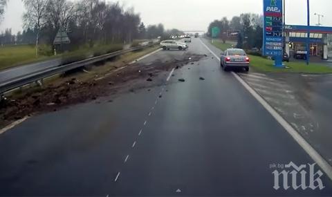 Опасен черен лед се образува по пътищата ни