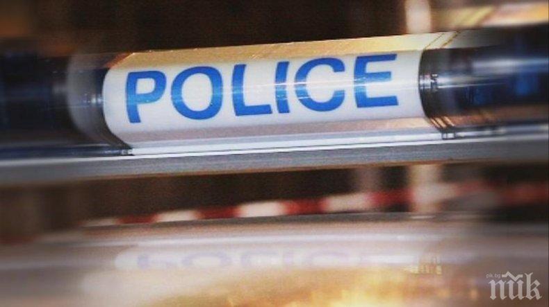 ЕКШЪН В СТОЛИЧНО УЧИЛИЩЕ: Момче заби химикал в скулата на съученик