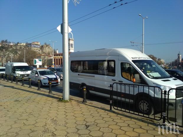 Точат ножа на маршрутките в Пловдив