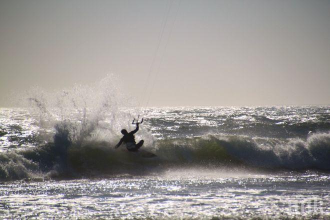 НЕВЕРОЯТНО: Сърфист оцеля 25 часа в морето, стигна от Хърватия до Италия