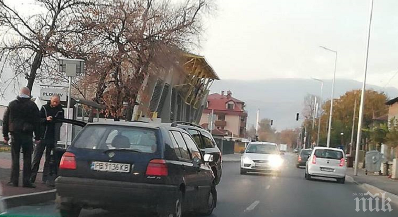 Мъж почина след катастрофа в Пловдив (СНИМКА)