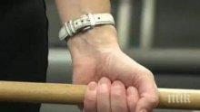Пребиха мъж с бухалка, имал мераци за секс с дъщеря на негов приятел