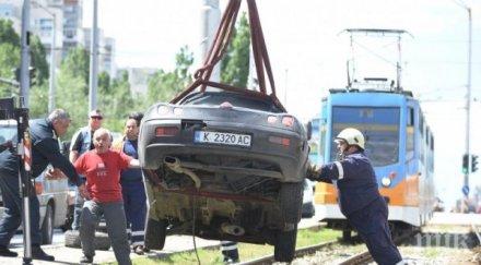 зрелищно голф паркира трамвайните релси софия блокира движението снимки