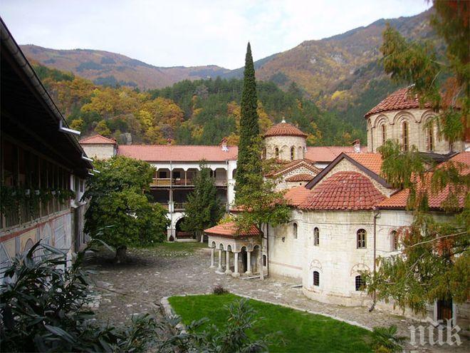 Възстановяват стенописите на църквата Св. Архангели” в Бачковския манастир