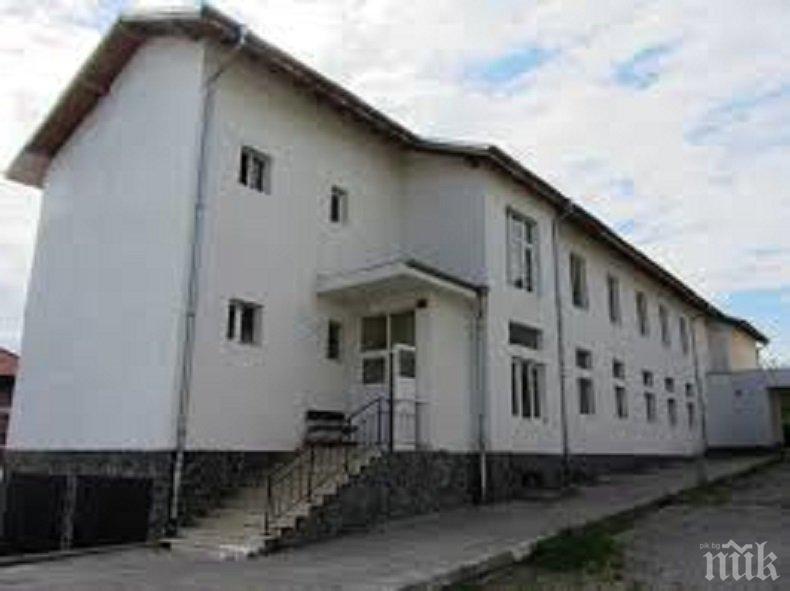 ГЛАД: Сираци разбиха и ограбиха кухнята в сиропиталището си