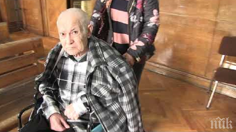 Жестокият убиец на баба Райме с инвалидна количка в съда