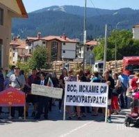 Чепеларе протестира в София - иска си прокуратурата