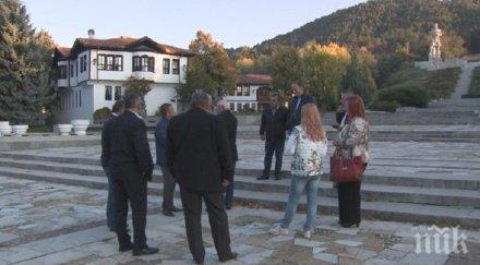 кметове вдигат протест жълтите павета