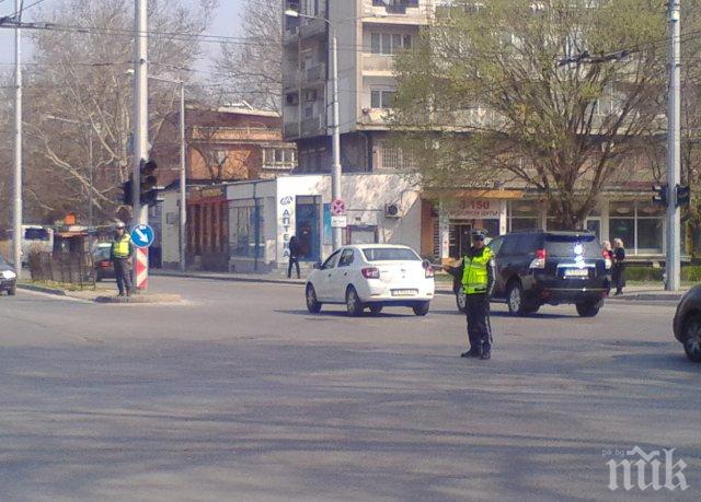 Пловдивските шофьори в паника - пращат регулировчици на възлово кръстовище