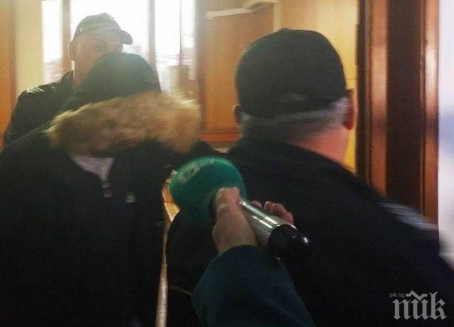 Съдията към 18-годишния циганин, убил двама души: Оставаш в ареста, дори не каза, че съжаляваш 