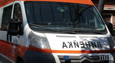 бус блъсна старец каблешково