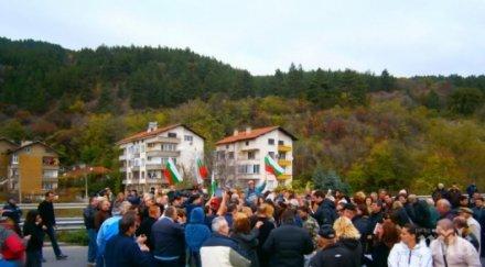 разкритие активисти бсп готвят блокада магистрала струма довечера маскирана народно недоволство бензина снимки