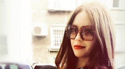 мама принцесата моделката глория петкова умили мрежата снимки дъщеря анабел