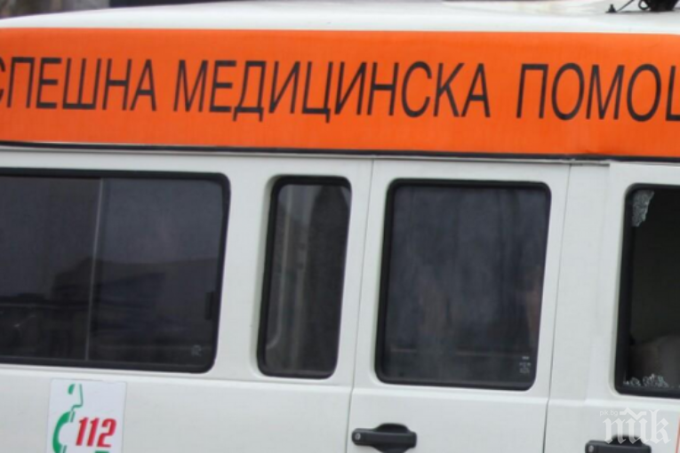 Автобус мина през крака на 10-годишно момиче от Сандански