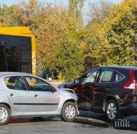 Старец зад волана вкара 4-годишно дете в болница