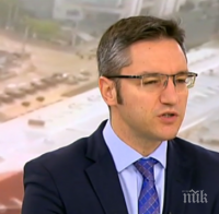 Вигенин увърта на важния въпрос - платени ли са протестите