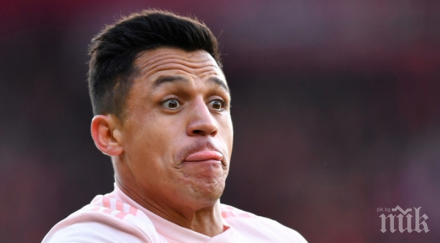 задава изненадваща сделка кралете червените дяволи