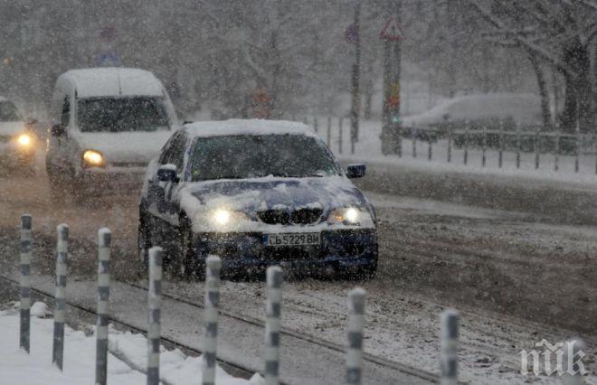 Във Варна вече чакат снега, от общината: Може да идва, готови сме