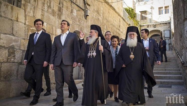 Гръцката църква иска свещениците да останат държавни служители