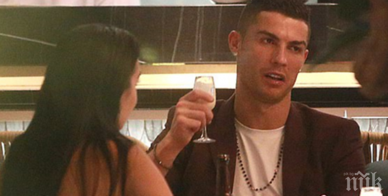 Лукс: Роналдо извади 31 хиляди евро за 2 бутилки вино