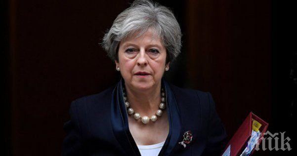„Таймс“: Кабинетът на Тереза Мей одобри споразумението с ЕС, прикривайки недоволство сред министрите