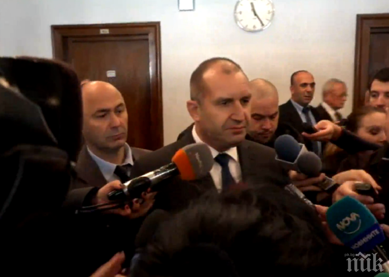 Правителството праща Румен Радев на ново посещение, този път отива в Полша