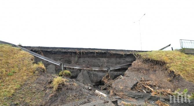 Проучват свлачище на международния път Бургас - Малко Търново