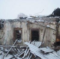 Къща изгоря в карнобатско село, местните се съмняват, че има загинал клошар 