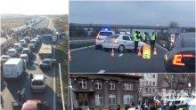 КРИМИНАЛНИЯТ ПУЧ: Агитки на Банев в Стара Загора, мутри в Бургас, хора на президента в Хасково и ултраси в София