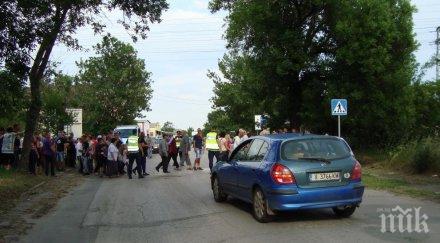 протест деца принудиха хората спят спирките