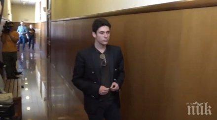 синът арабаджиеви остава ареста