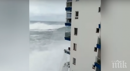 стихия гигантски вълни отнесоха балкони тенерифе видео