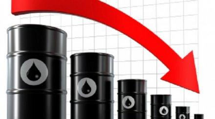 петролът падна