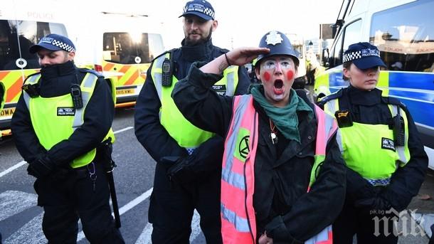 85 задържани на протестите срещу климатичните промени в Лондон