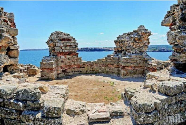 Легенда за пиратско съкровище в пещера подлудява иманяри