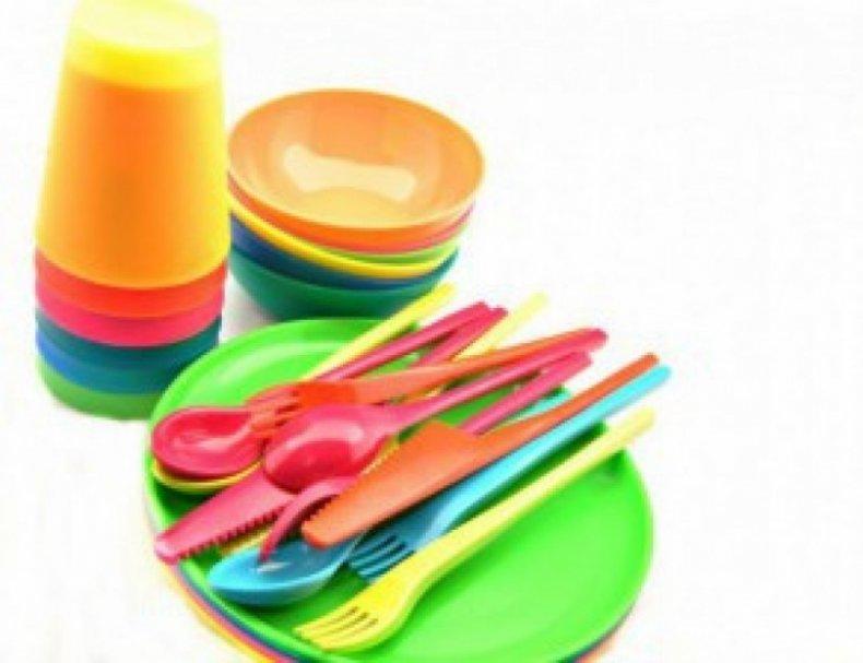 Забраняват пластмасовата посуда